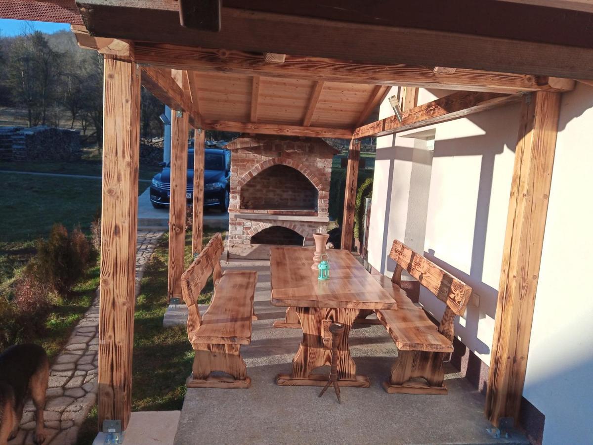 Apartman Borna Otočac Esterno foto