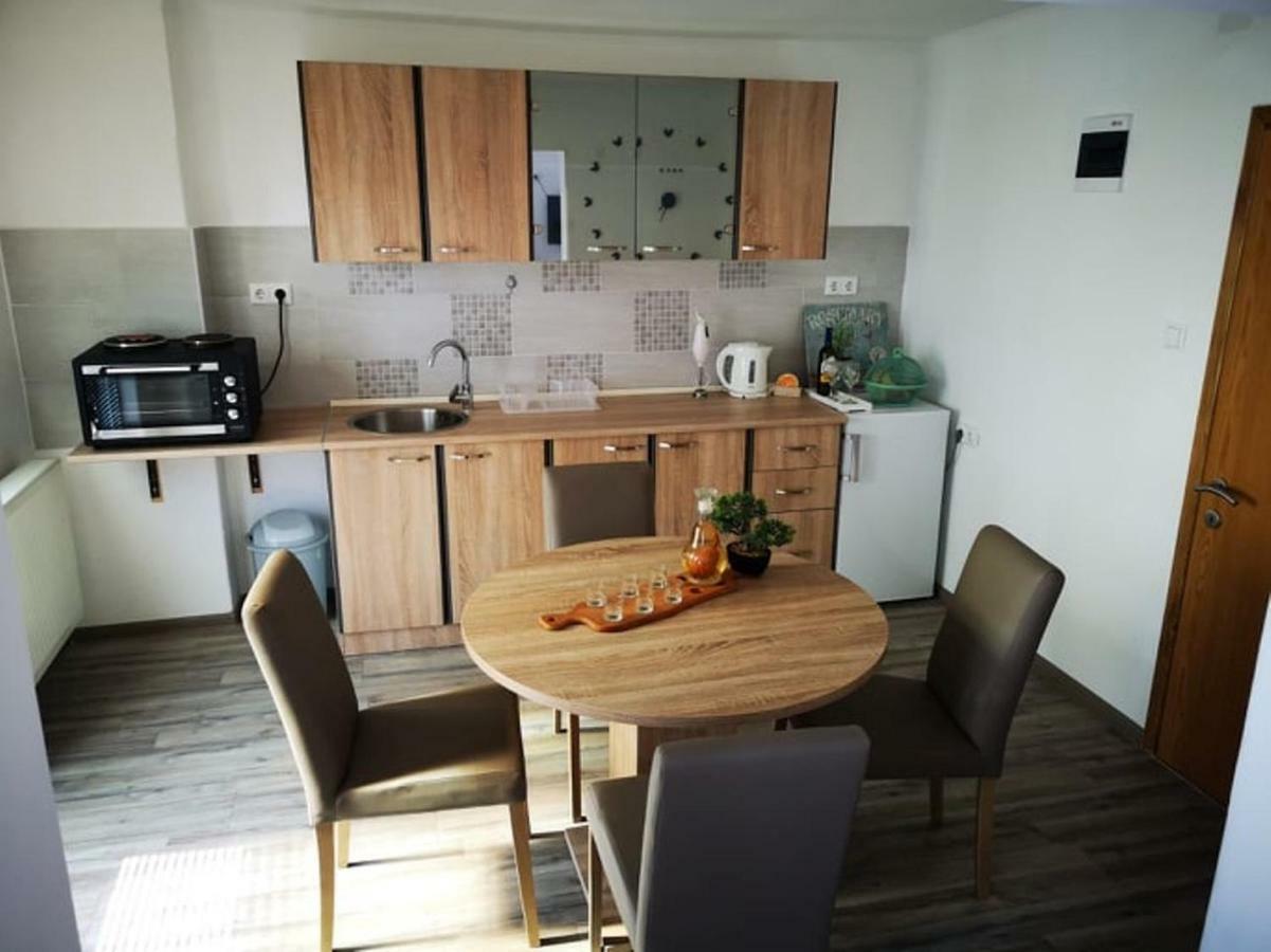 Apartman Borna Otočac Esterno foto